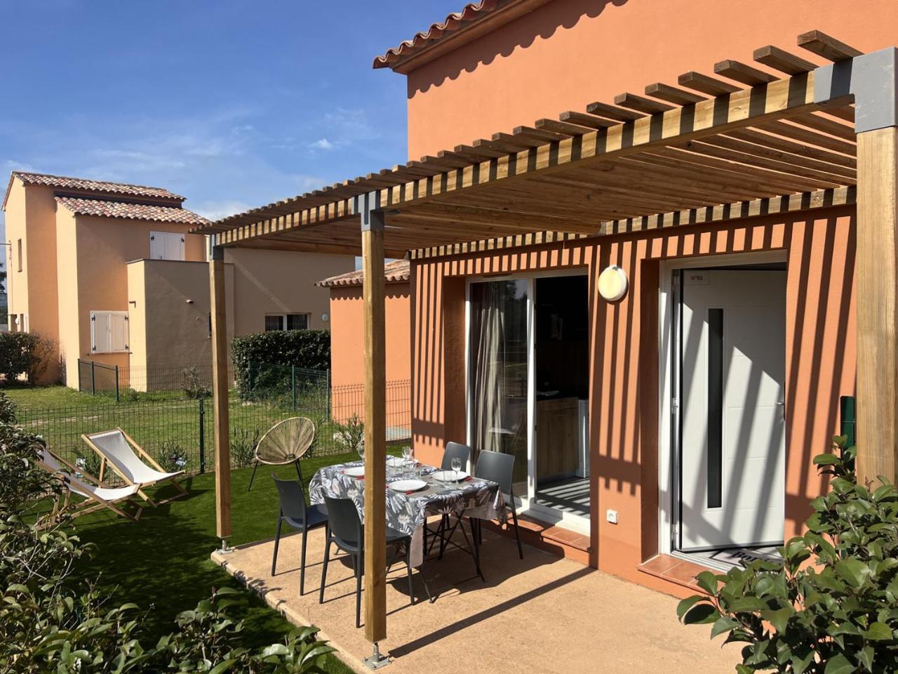 Residence Hoteliere Les Hameaux De Saint Cyprien Appartement 2 Chambres Lecci Dış mekan fotoğraf